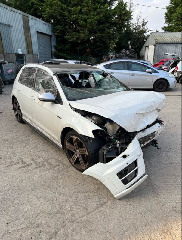 Breaking Volkswagen Golf R 2L Petrol Automatic