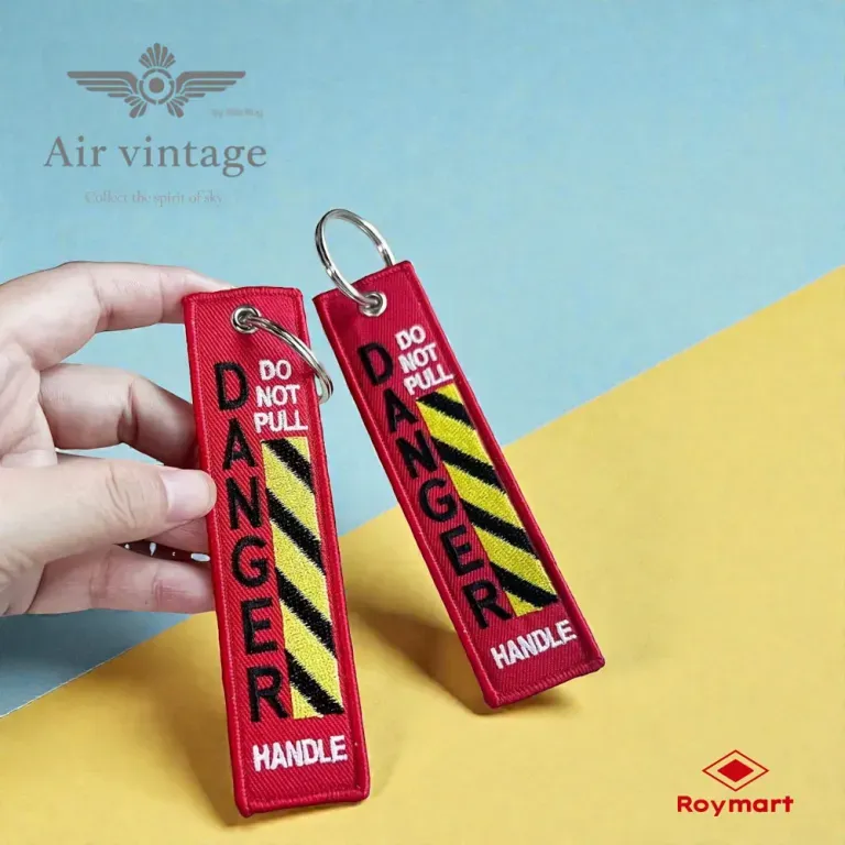 LLAVERO TELA BORDADO AIR VINTAGE DANGER