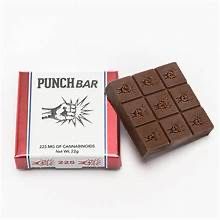 PUNCH BAR DARK CHOCOLATE ALMONDS 225mg