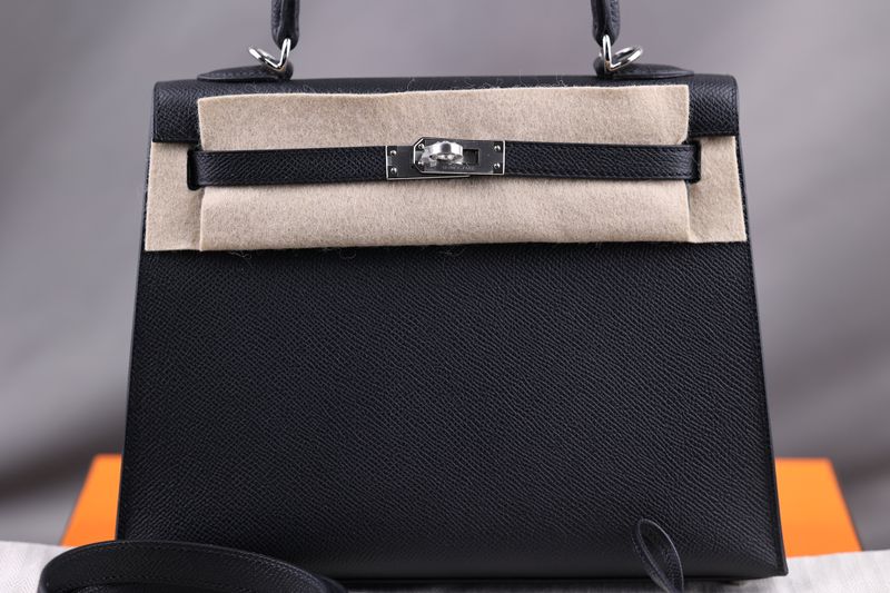 Hermès Kelly 25 Black Sellier Epsom