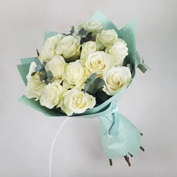 Bouquet of 15 white roses