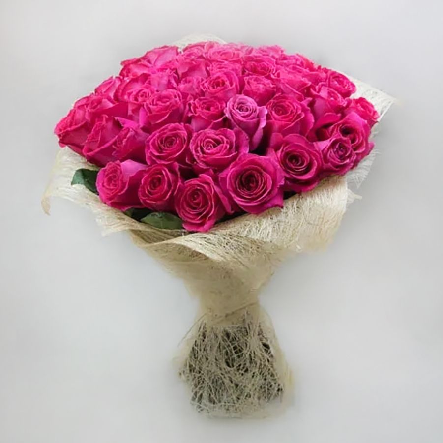 The bouquet is made of 50 Pink Floyd roses.
