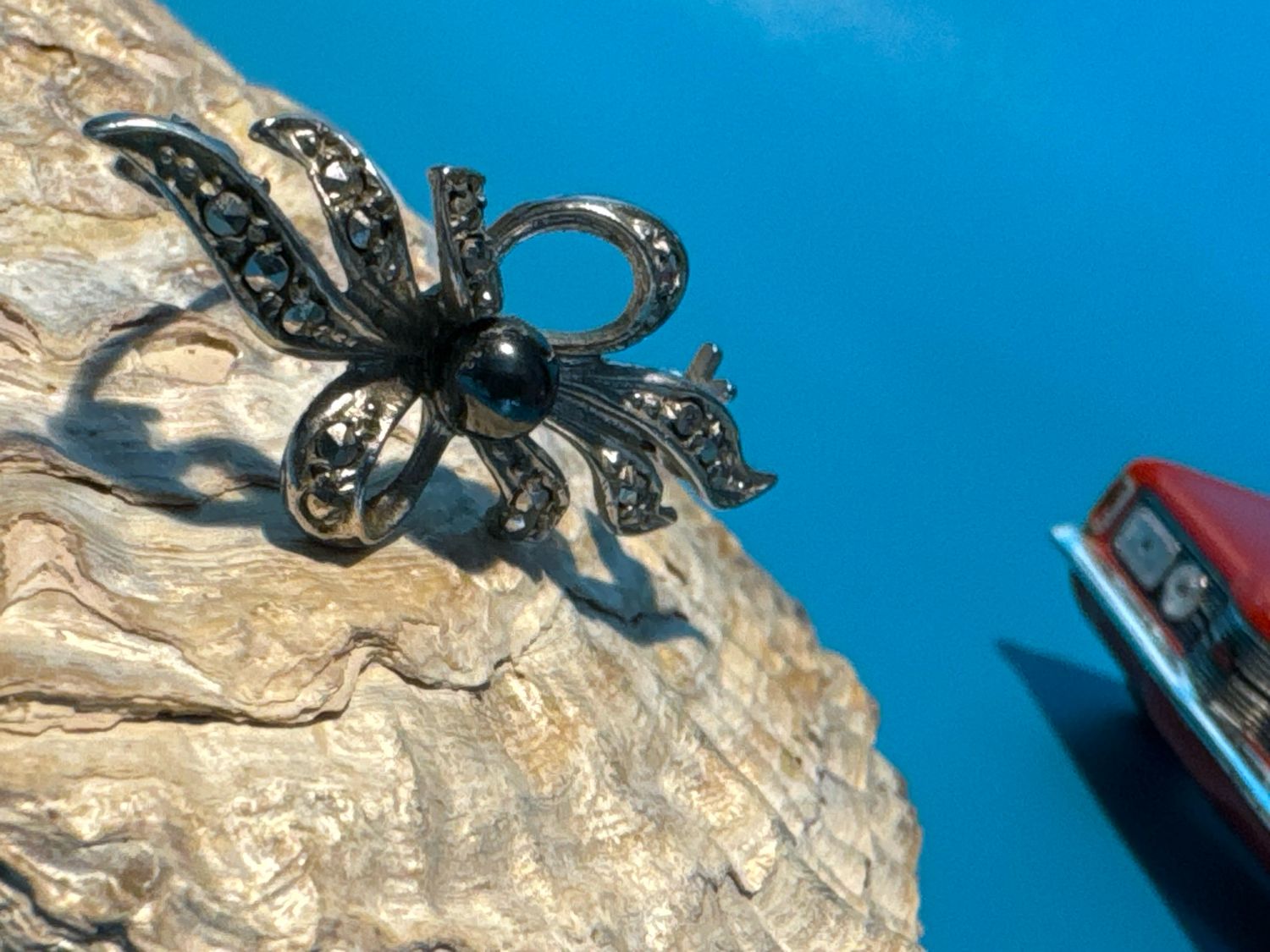 Vintage 925 er Silber Brosche Schleife mit Markasiten Besatz und einer Perle