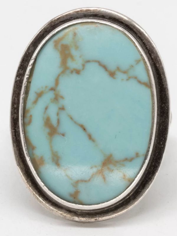 925ER SILBERRING BESETZT MIT EINEM TÜRKIS. RINGGRÖSSE: 58,5.
