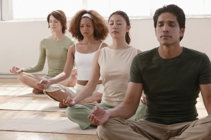 1 Cours collectif  découverte Yoga  le JEUDI 25 JUIN 2026 au Centre de danse de Hyères de 10H30 à 11H30