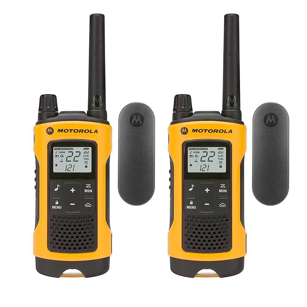 MOTOROLA 2-WAY RADIO 2 BELT CLIPS PKG 35 MI 22CH  T402