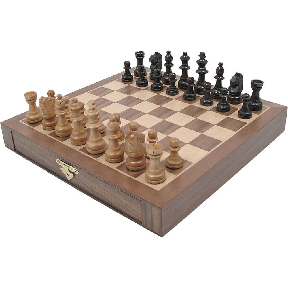 HEY! PLAY! – Inlaid Walnut-Style Magnetized Wood Chess Set with Staunton Wood Chessmen – Brown