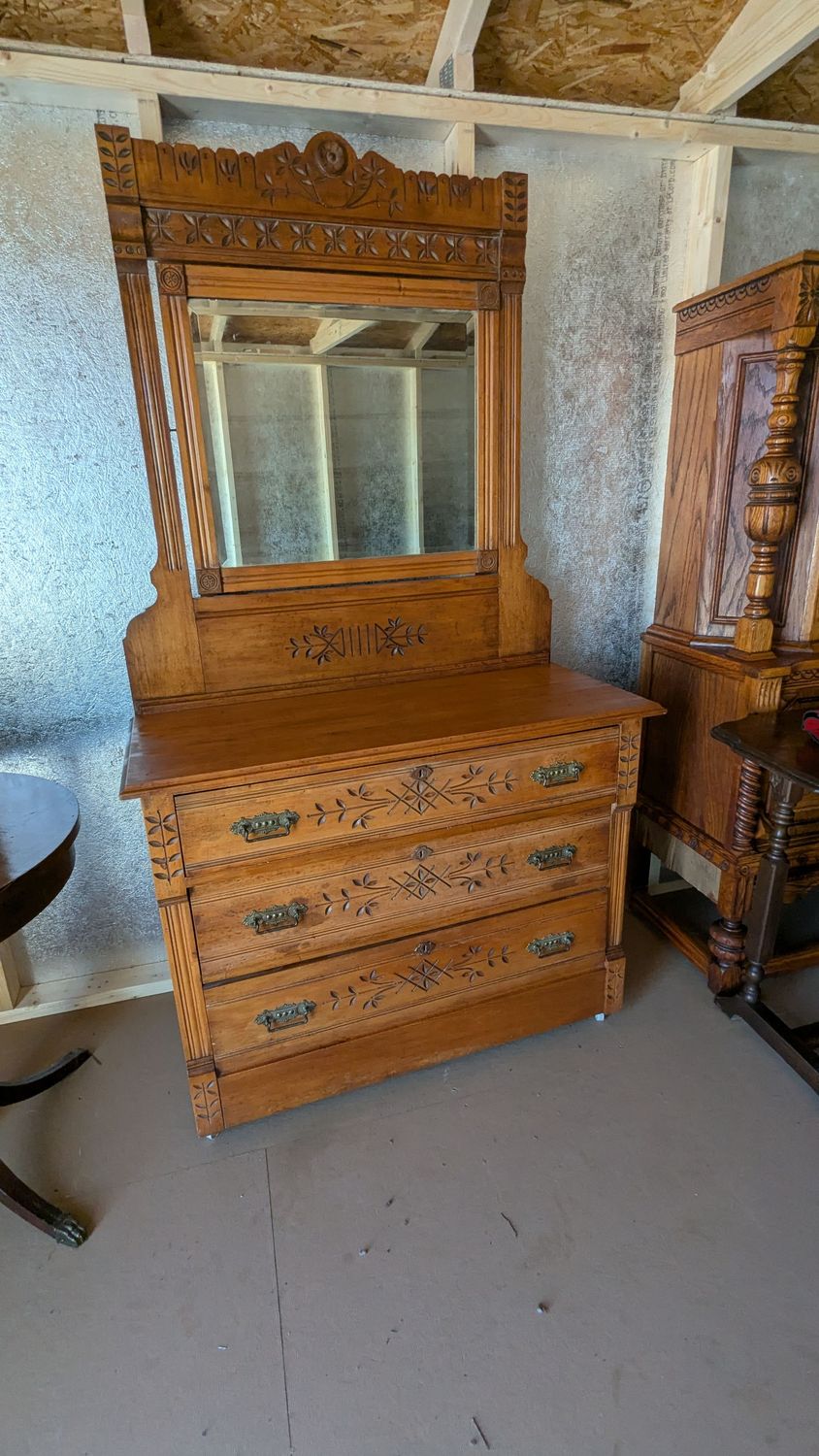 Antique chest of drawers