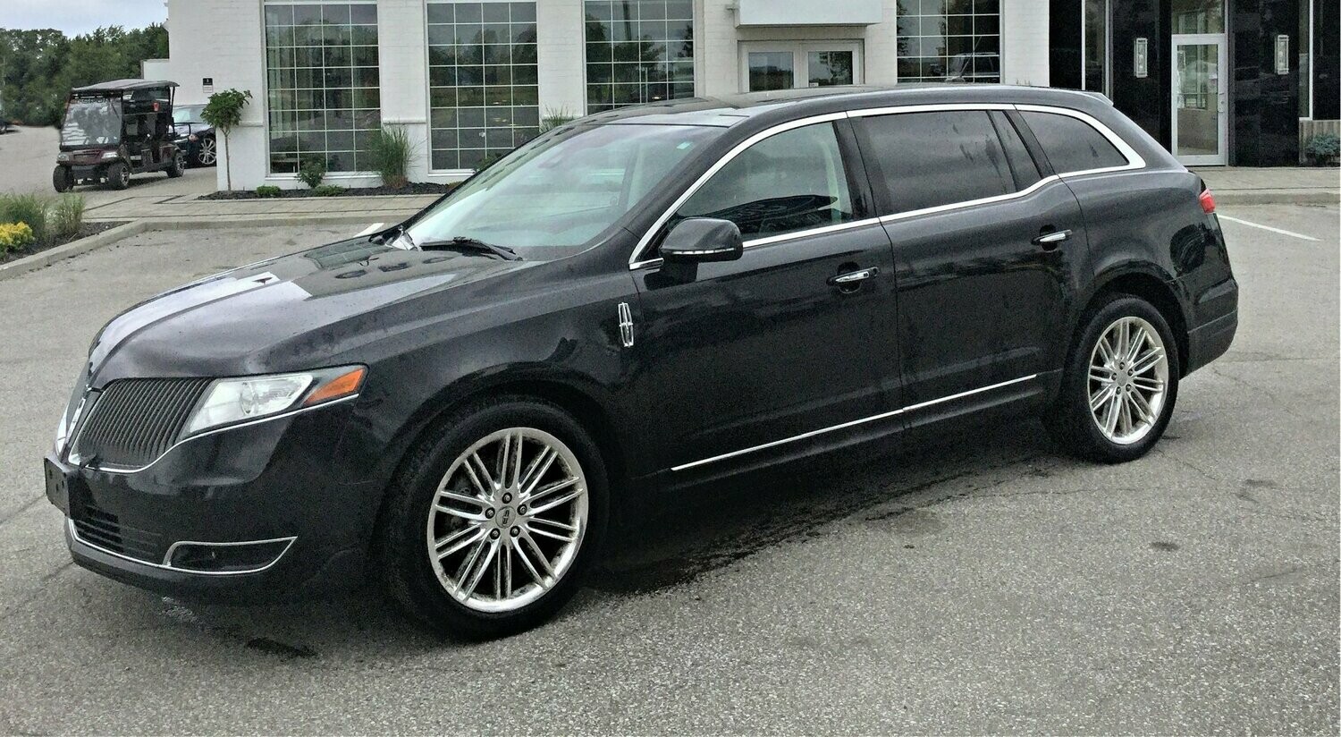 Canmore, Alberta to Calgary or Calgary Airport YYC (Flat Rate Transfer) - 3 Passenger Luxury Black Sedan