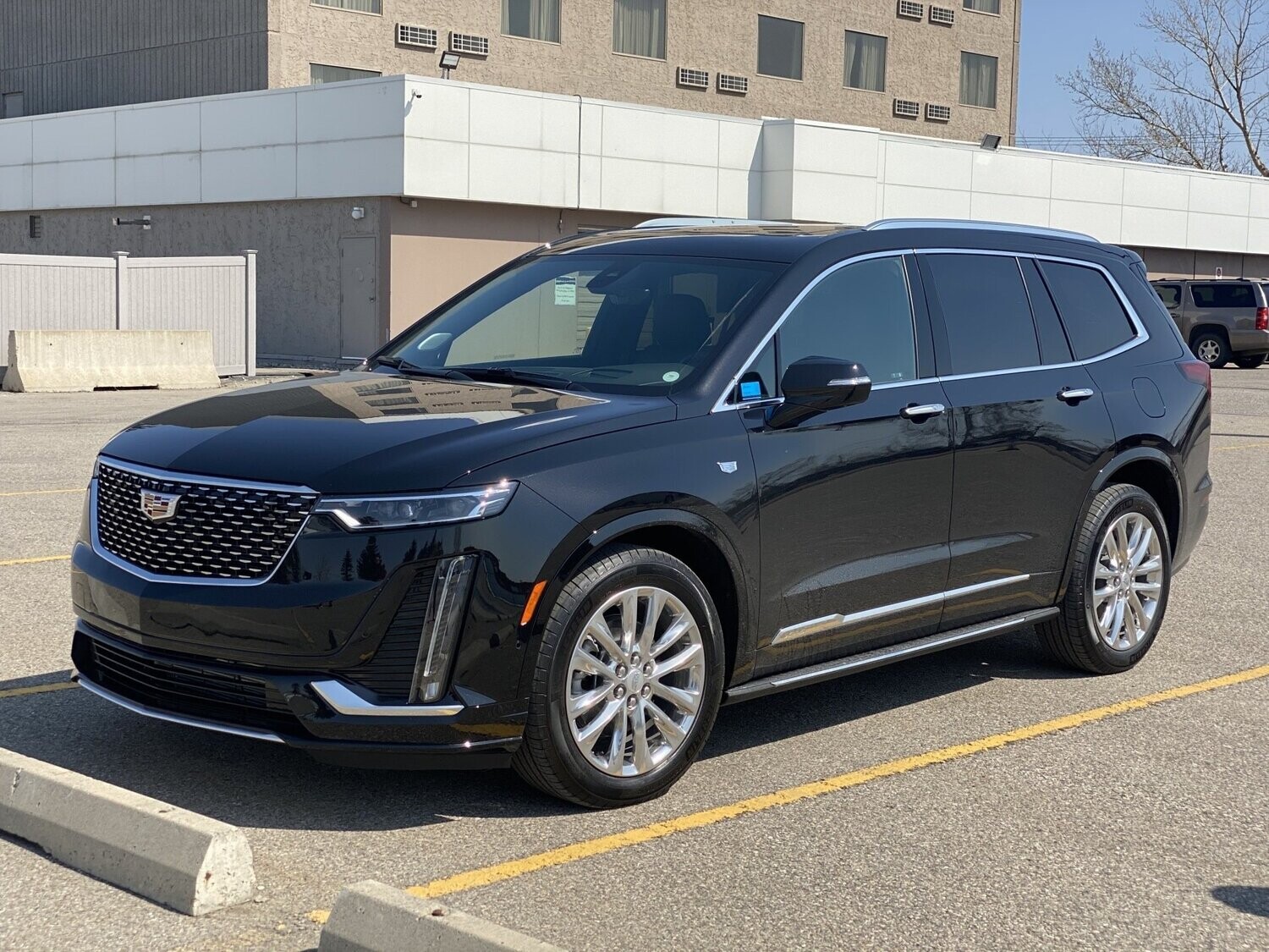 Calgary Airport YYC to Banff, Alberta (Flat Rate Transfer) - 4 Passenger Luxury Midsize SUV
