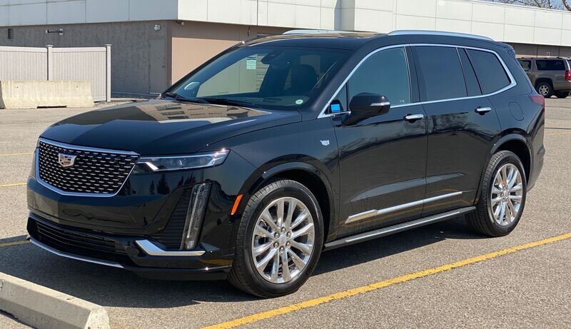 Canmore, Alberta to Calgary or Calgary Airport YYC (Flat Rate) - 4 Passenger Luxury Midsize SUV