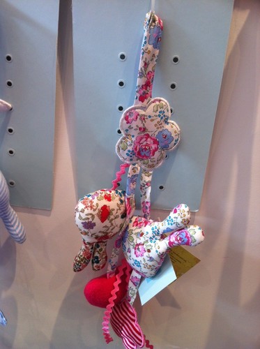 hochet porte tétine ange lapin TROUSSELIER