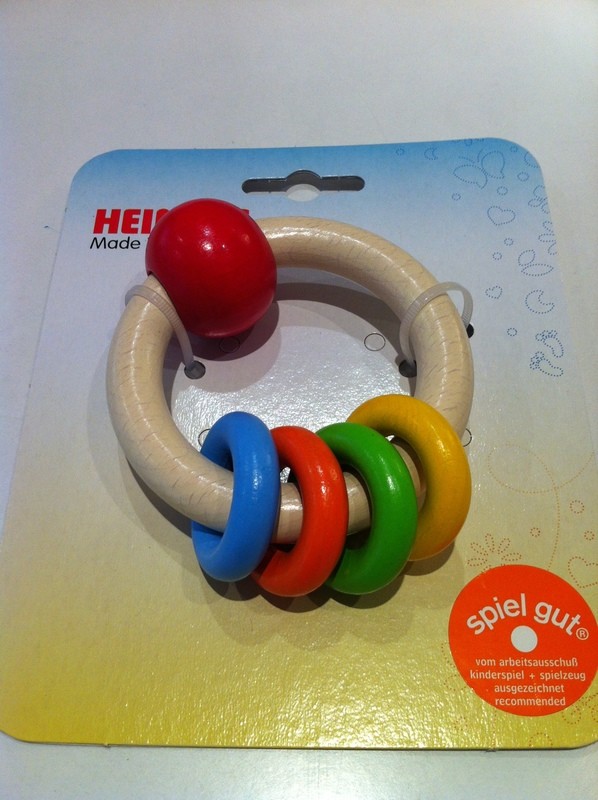 hochet en bois GOKI