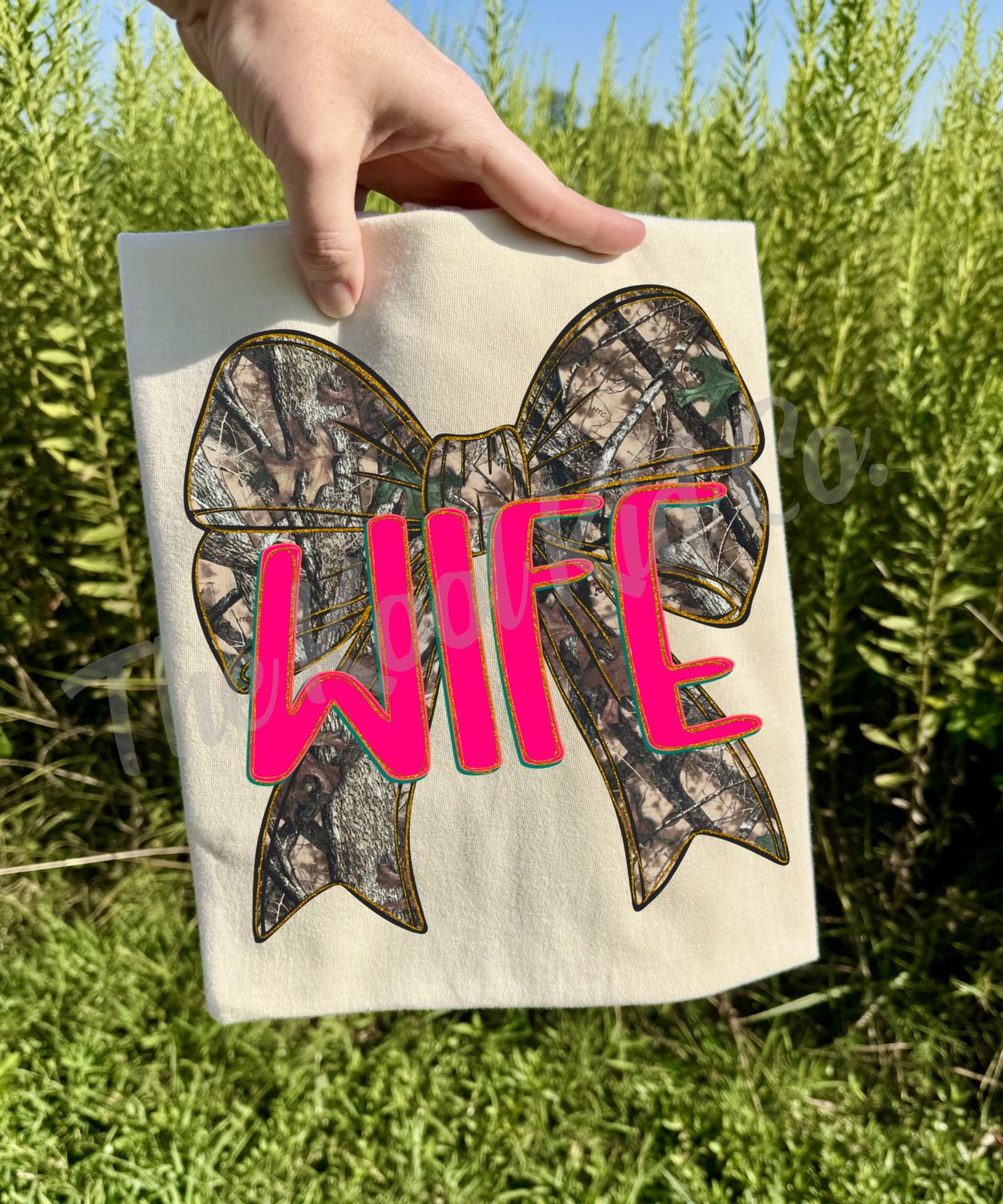 WIFE CAMO BOW