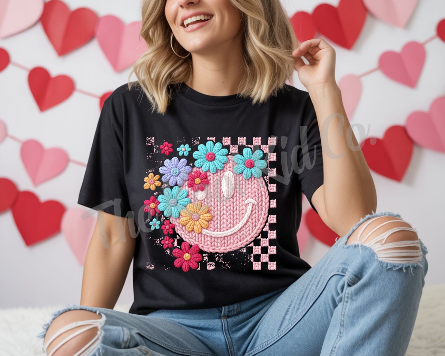 CHECKERED YARN FLOWER SMILEY FACE