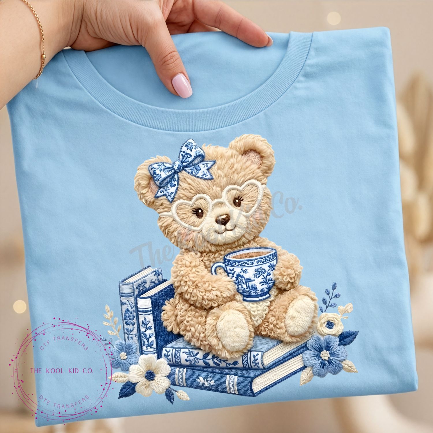 CHINOISERIE BEAR ON BOOKS