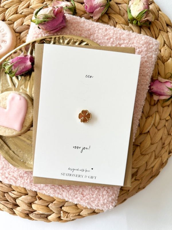 PIN &#39;Een klavertje 4 voor jou&#39; met kaart (incl. envelop)