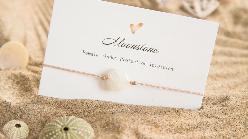 Maansteen Hartjes armband