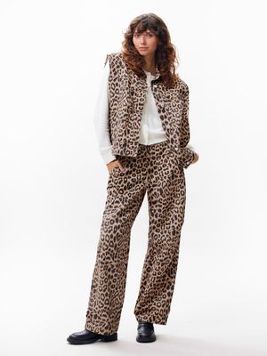 Sleeveless denim jacket - leopard