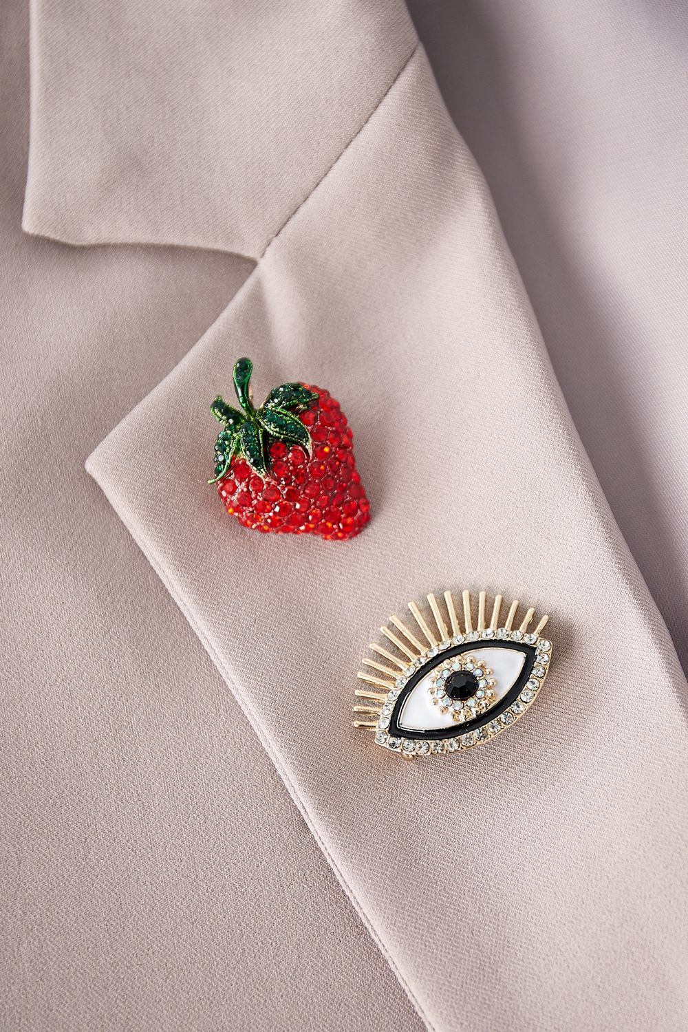 Broche Eye on you