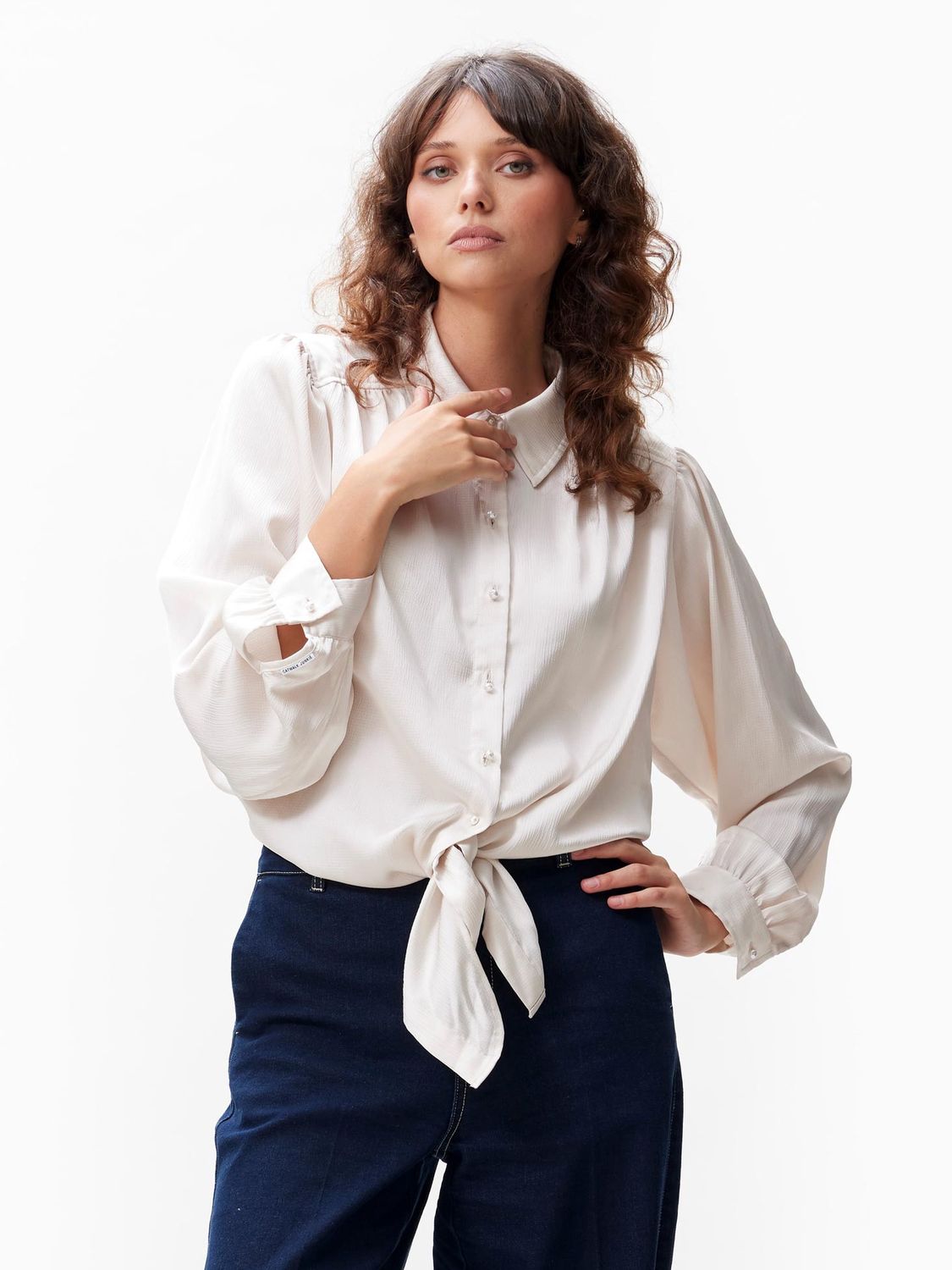 Blouse met parelknopen - off-white
