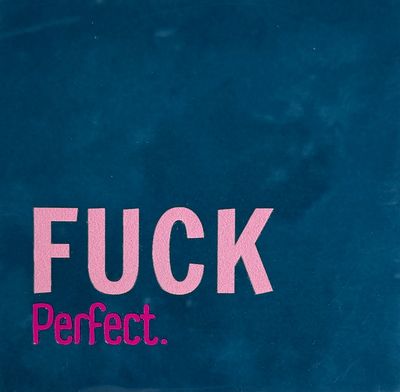 Tegel - 'fuck perfect' donkerblauw/warmroze