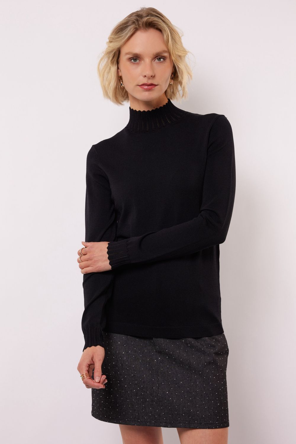 Top Calyx - black