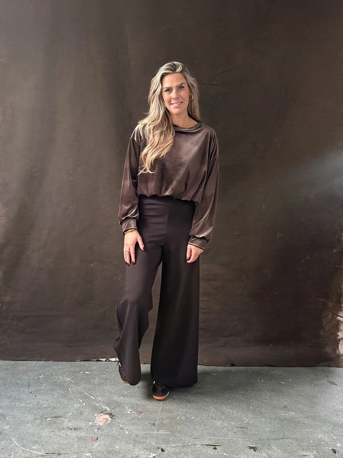 Sweater Vinny velvet - donkerbruin