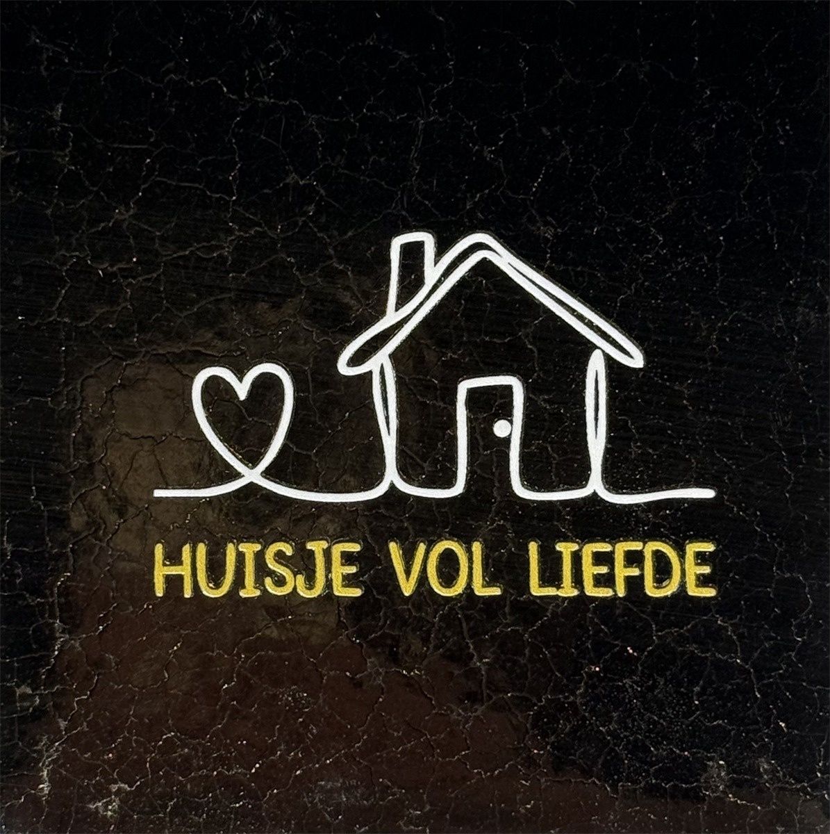 Tegel - 'huisje vol liefde' goud/creme