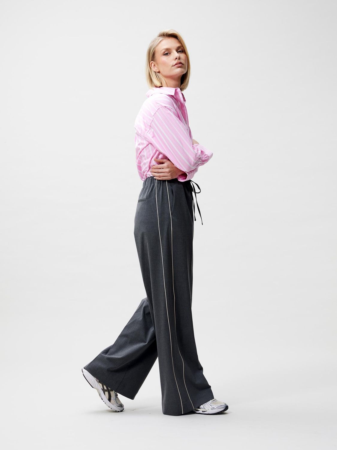 Jogger trousers with piping - Dark Grey Melange