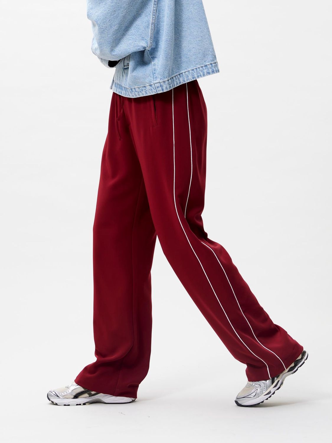 Tracksuit trousers with piping - rhubarb