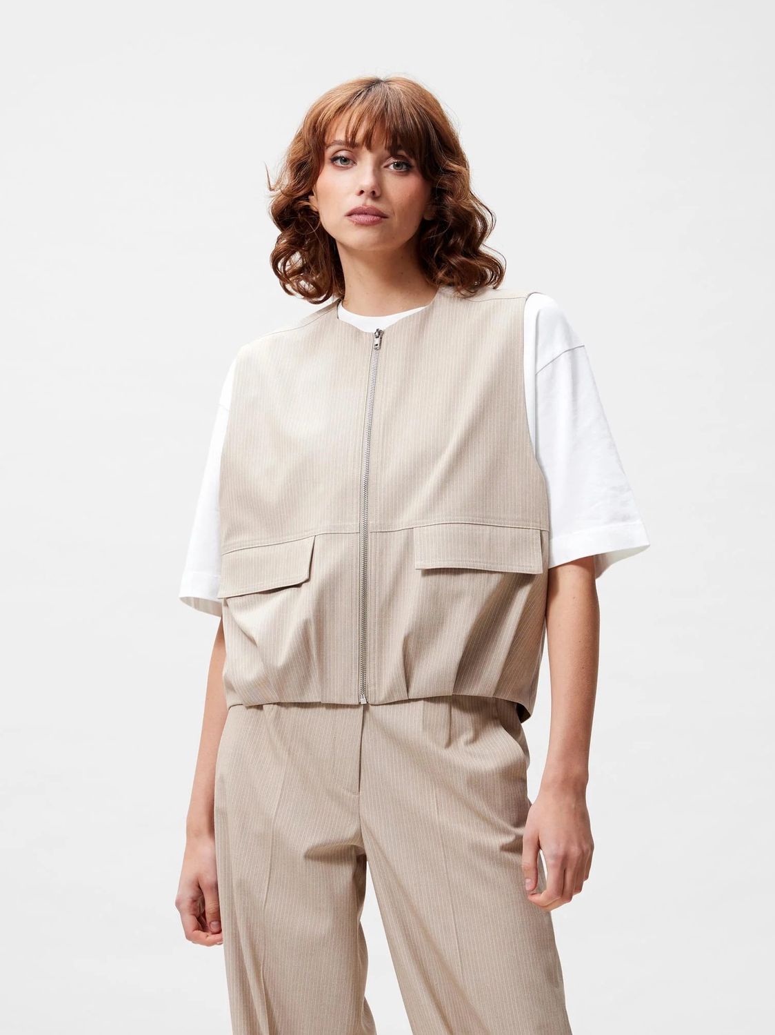 Pinstripe bodywarmer - cement