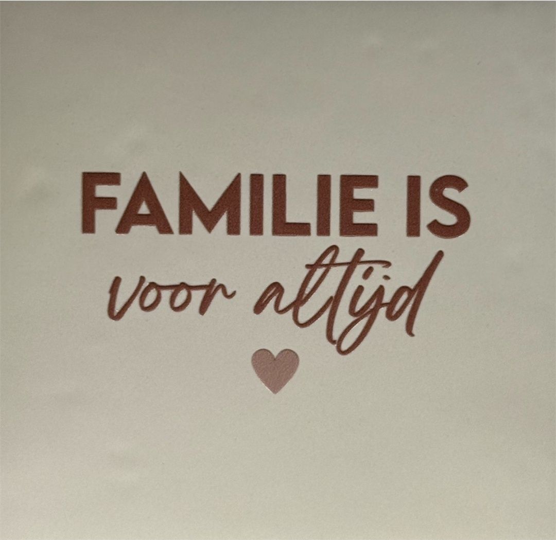 Tegel - 'Familie is voor altijd' creme/taupe (nude roze)