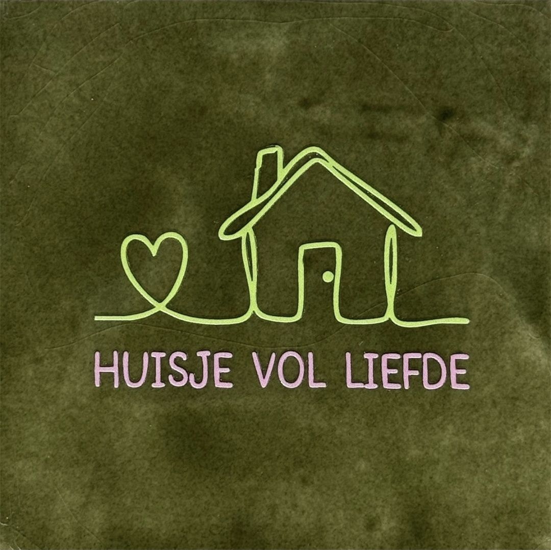 Tegel - 'huisje vol liefde' olijf/lime(warmroze)