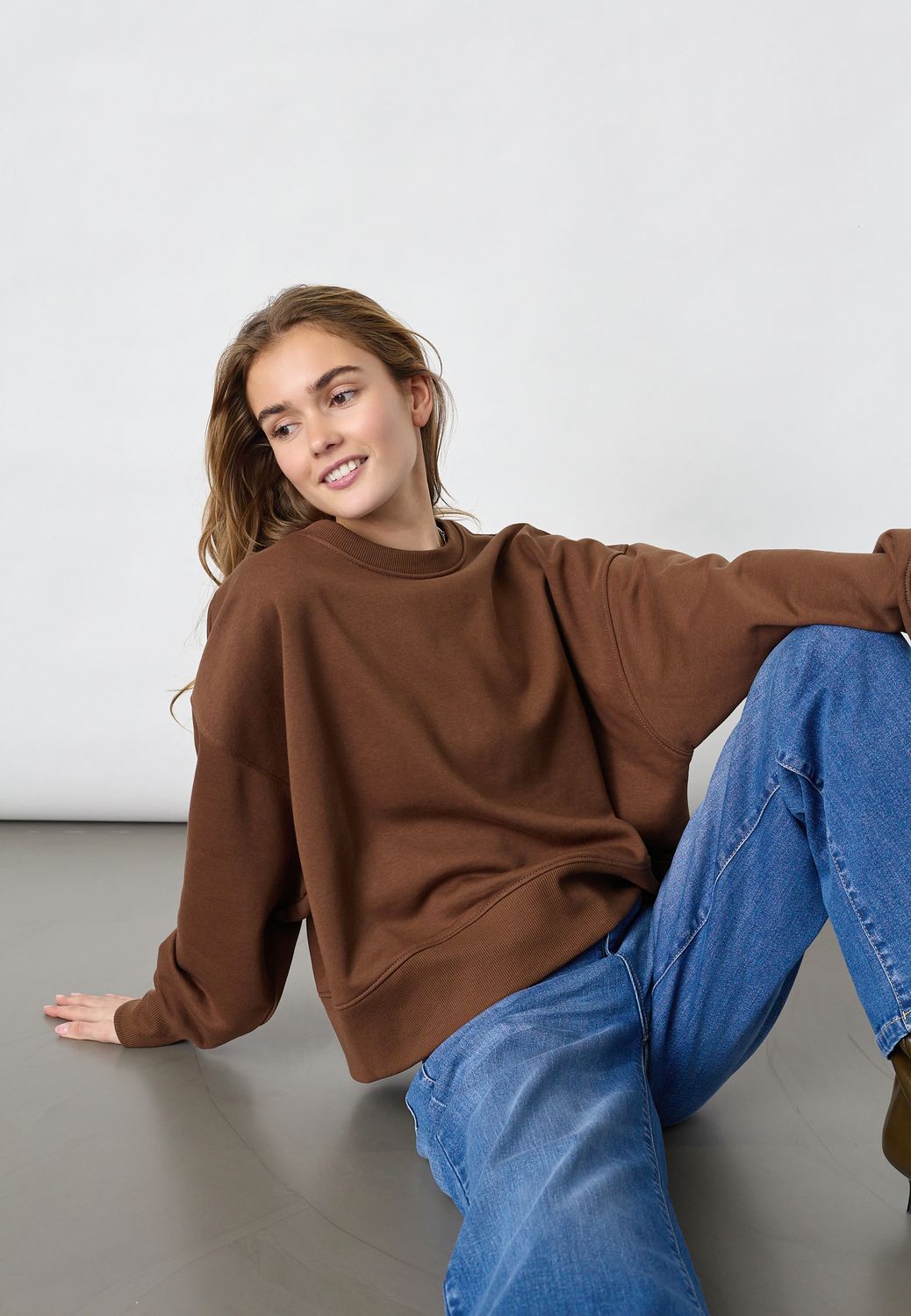 Sweater Hike - brown