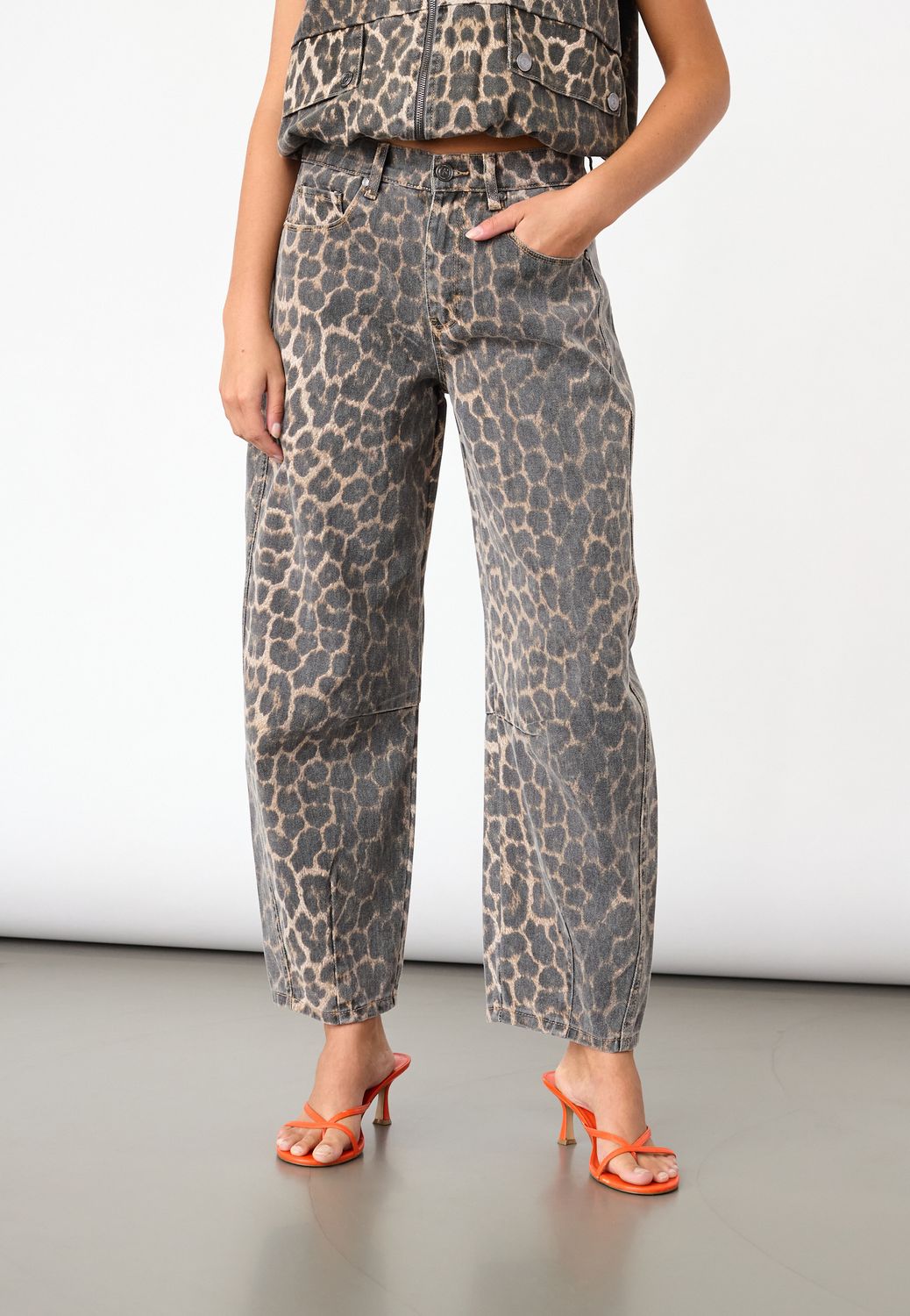 Barrel jeans Fiora - leopard wash