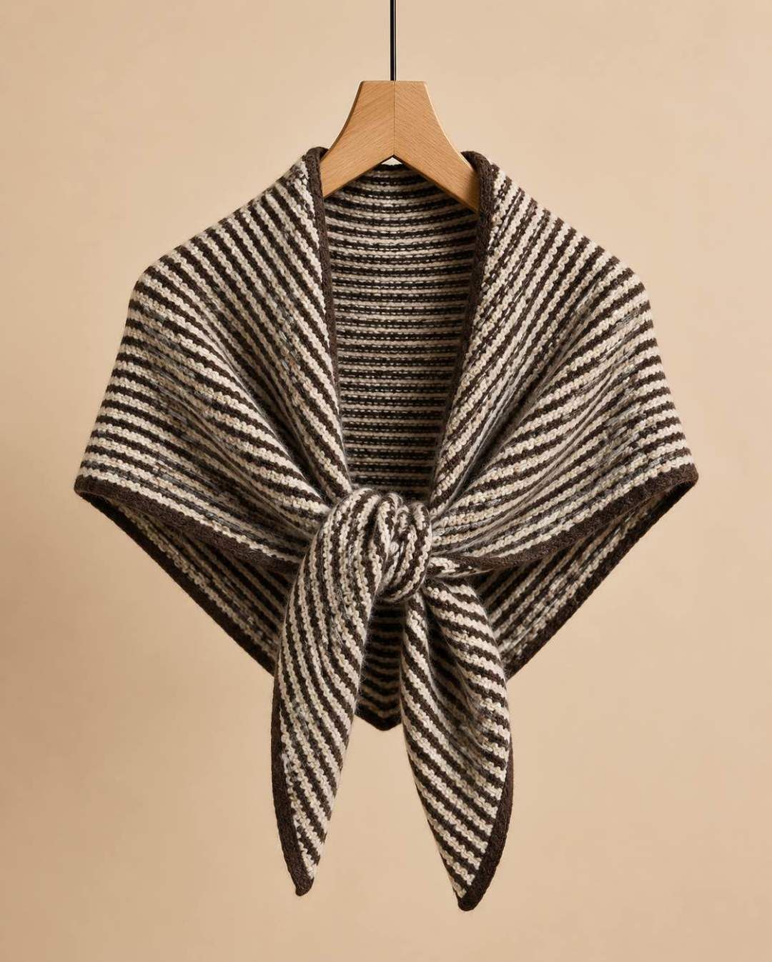 Sjaal_0132 triangle - bruin/beige