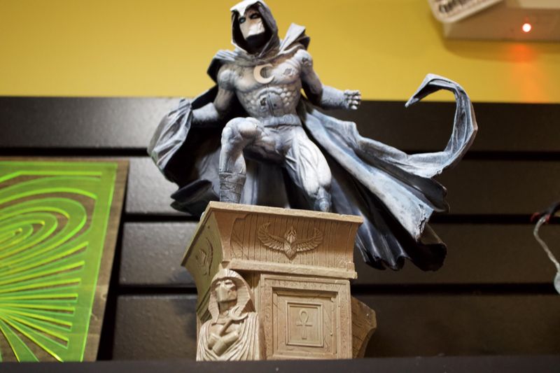 Moon Knight Premiere Collection Resin Statue