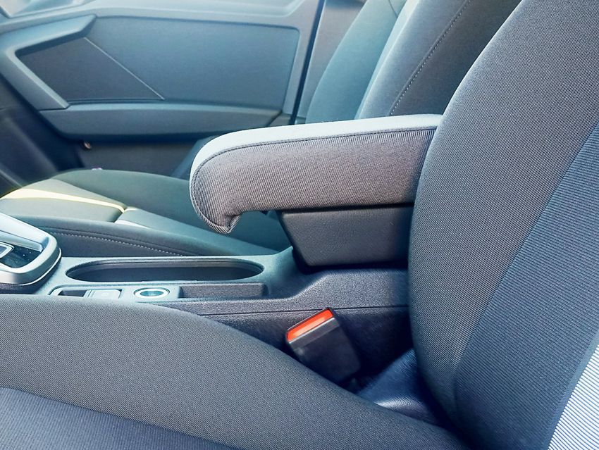 Audi A3 8Y (from 2020) - Adjustable Armrest