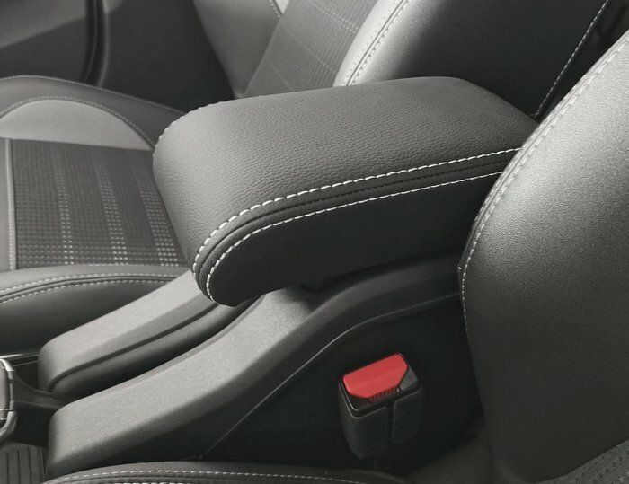 Bracciolo per Peugeot 2008 (2013-2019) LIMITED con doppie cuciture bianche
