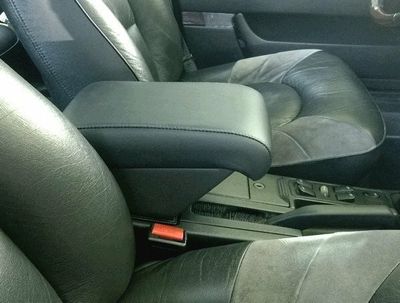 Bracciolo regolabile con portaoggetti per Saab 9000