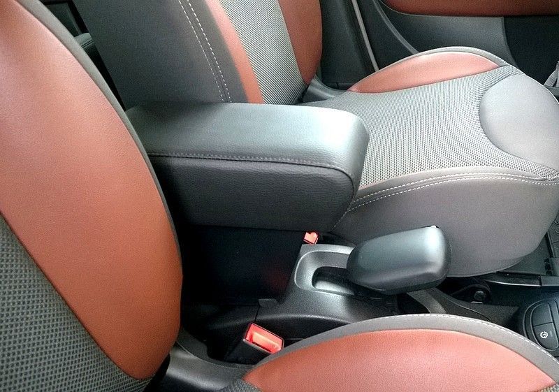 Fiat 500L (2012-05/2017) y 500L Trekking - Apoyabrazos regulable en longitud