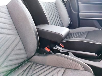 Fiat 600 Hybrid - regulable apoyabrazos con portaobjetos