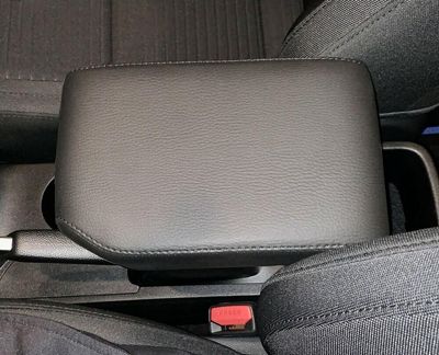 Hyundai I20 (2021>) - accoudoir réglable avec porte-objet