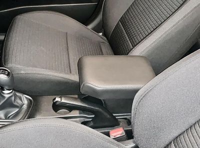 Hyundai I20 (2021&gt;) - accoudoir réglable avec porte-objet
