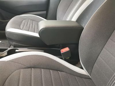 Hyundai i10 (2019>) - accoudoir réglable avec porte-objet