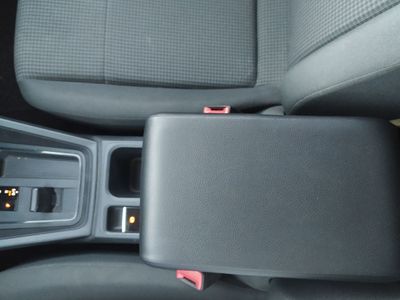 Ford Tourneo Connect (2024>) - accoudoir réglable avec porte-objet