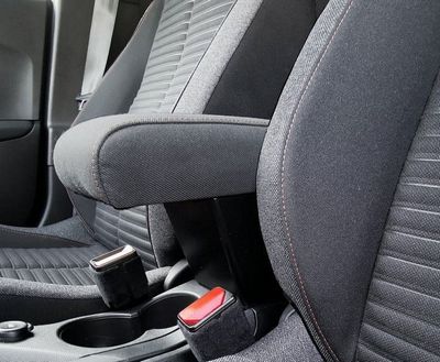 Peugeot 2008 (2020>) - accoudoir réglable avec porte-objet