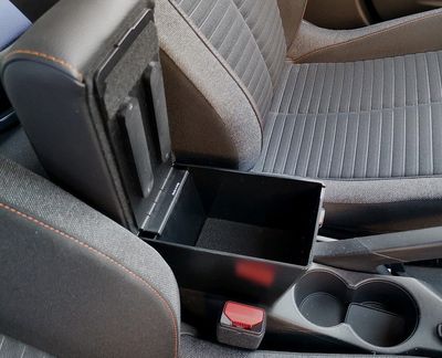 Peugeot 208 (03/2019>) - accoudoir réglable avec porte-objet