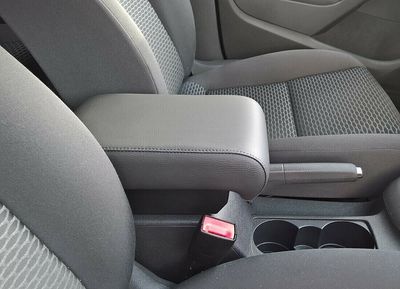 Volkswagen Golf 6 - accoudoir réglable avec porte-objet